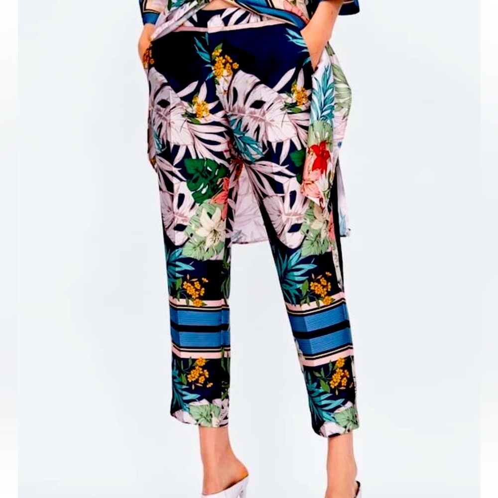 EUC Zara Multicolor Tropical Women's Cropped Pants Sz L
